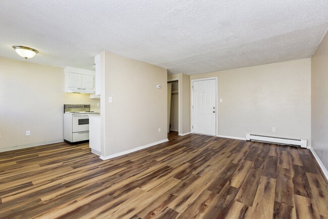 Building Photo - Spacious 1 Bedroom in Capitol Hill!