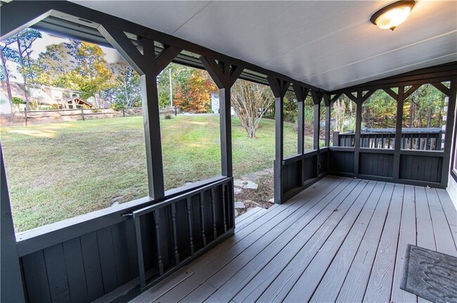 Building Photo - 250 Nottingham Wy