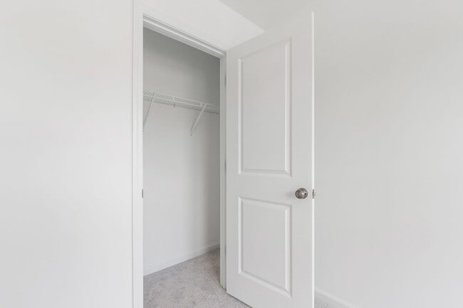 Building Photo - Modern 3-Bedroom Townhome Near Downtown Du...