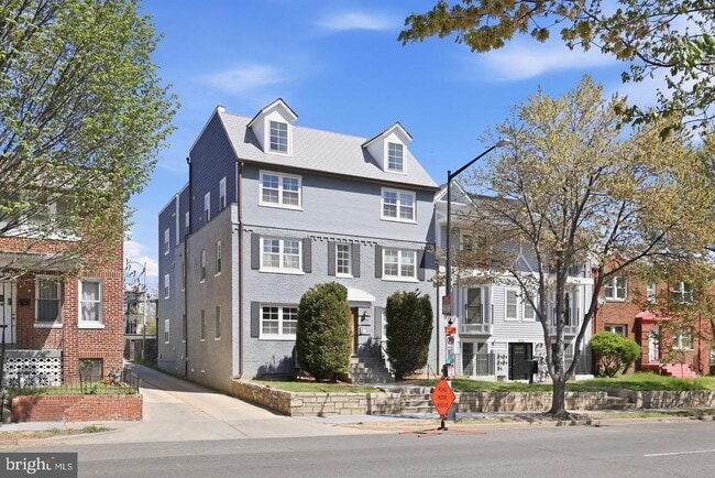Building Photo - 1820 Independence Ave SW