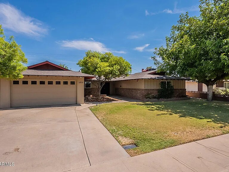 Building Photo - 1835 E Concorda Dr