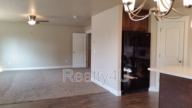 Building Photo - 34 E 300 N