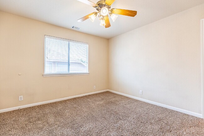 Building Photo - 630 Hookberry Trail