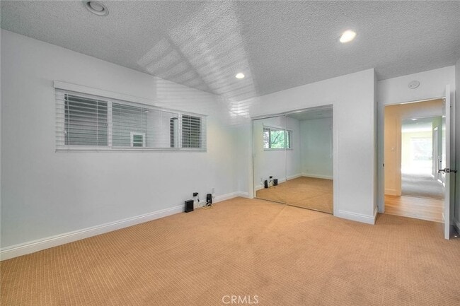 Building Photo - 16612 Park Ln Cir