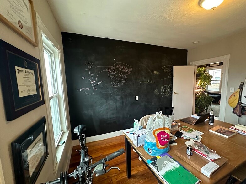 Building Photo - 28 Medford St