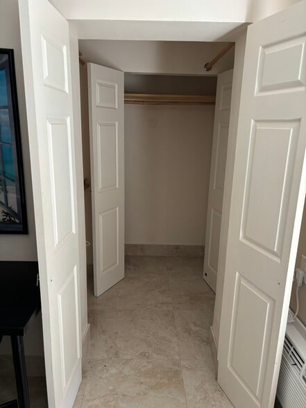 Building Photo - 4300 N Ocean Dr