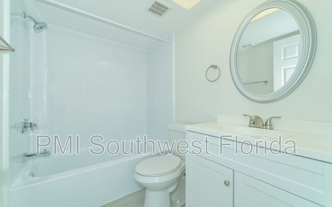 Building Photo - 2137 Couver Dr