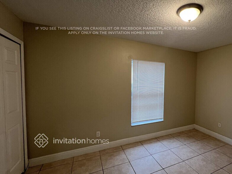 Building Photo - 423 Woodview Dr