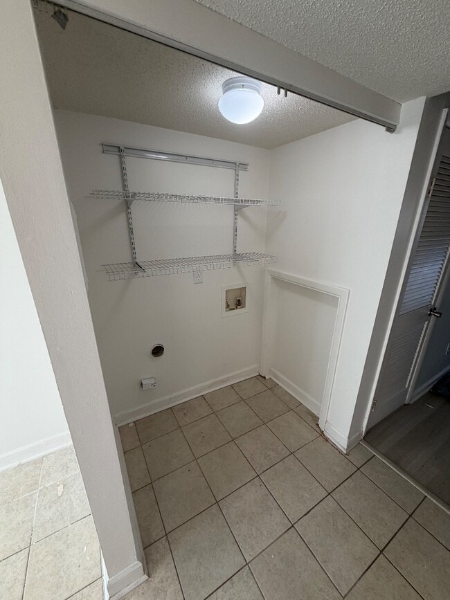 Building Photo - 21 Rivers Point Row