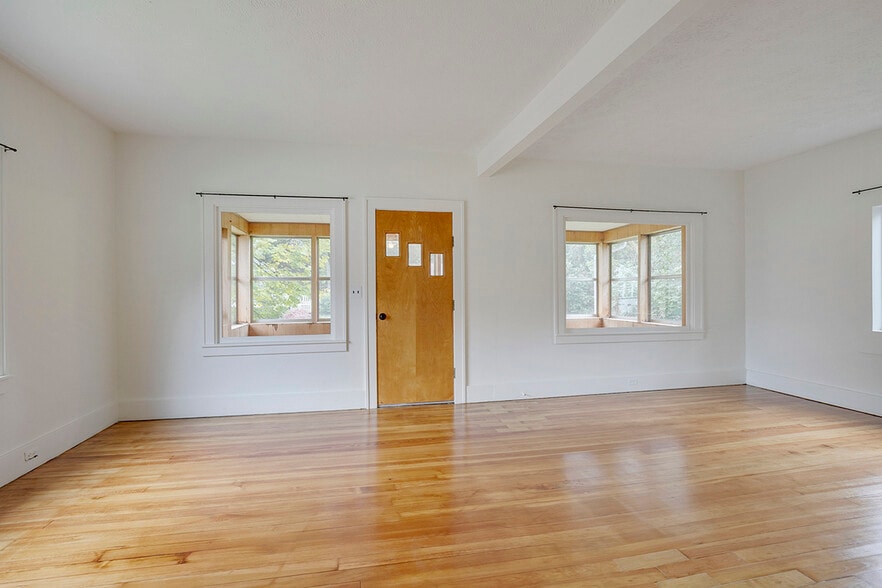 Building Photo - 1633 McDonald St NW