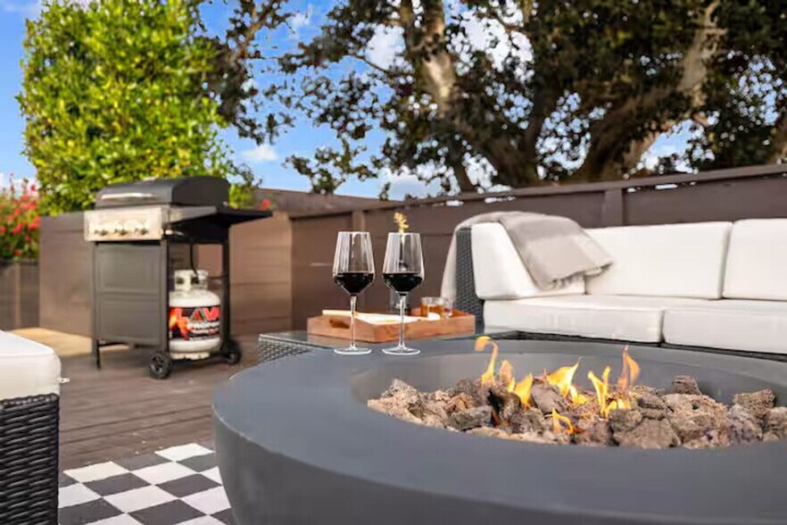 Building Photo - 5870 Cactus Way