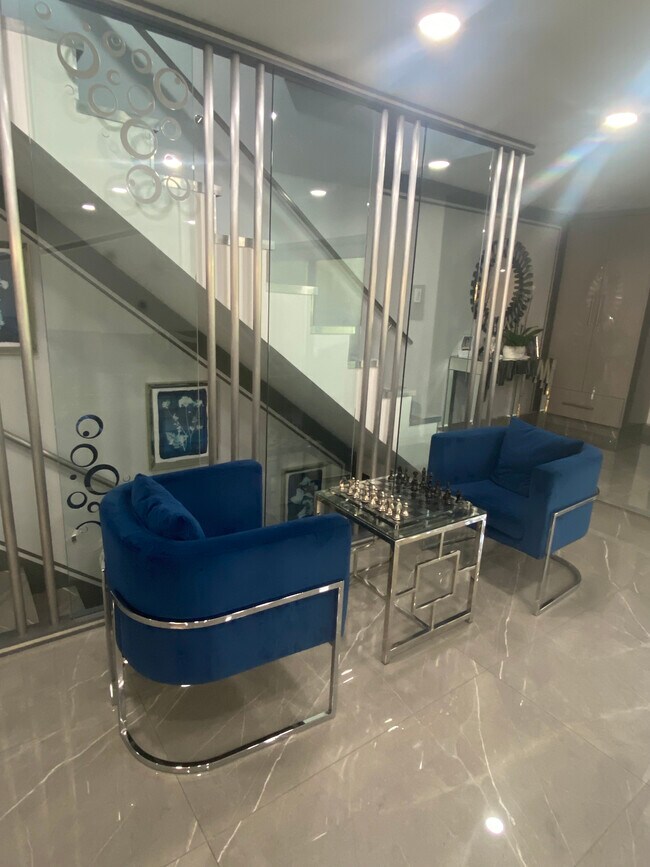 Building Photo - 9419 Via Patricia