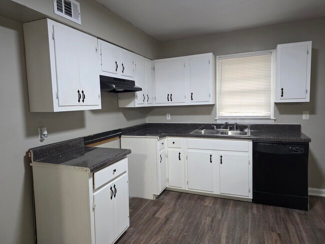 Building Photo - 3602 Gowan Dr