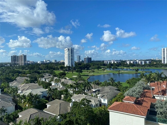 Building Photo - 19900 E Country Club Dr