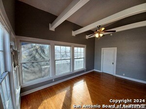 Building Photo - 124 W Mistletoe Ave