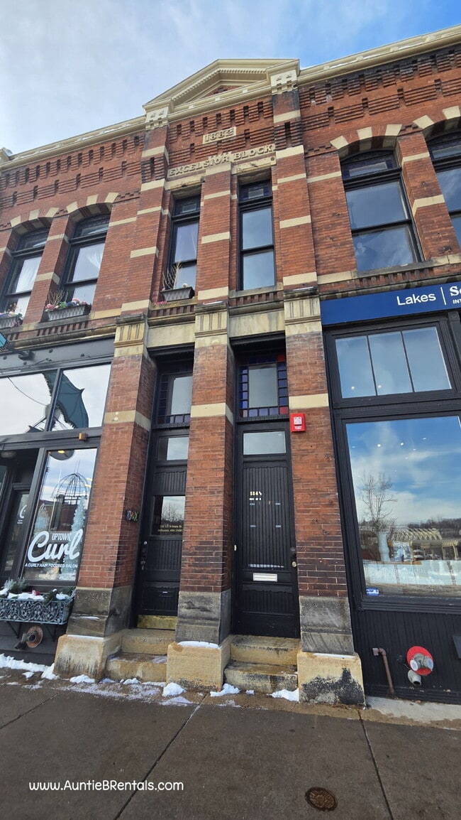 Building Photo - 3-Bedroom Upper-Level Condo in Historic Downtown Stillwater - VIDEO TOUR!