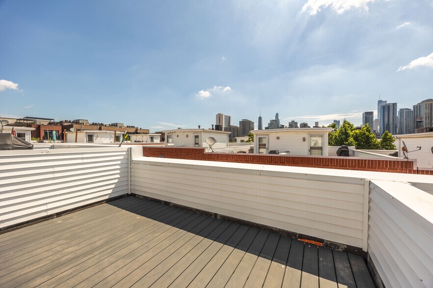 Building Photo - 855 W Erie St