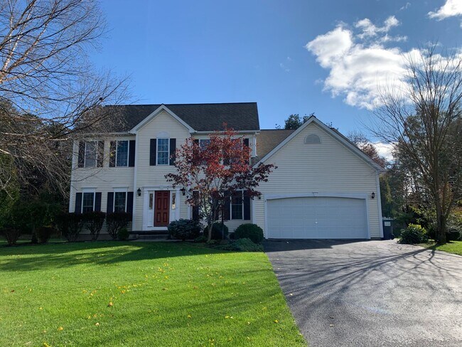 Building Photo - Beautiful Single Family For Rent NOW! Must...