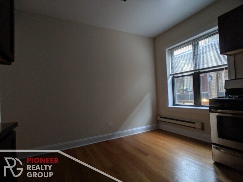 Building Photo - 3721 N Pine Grove Ave