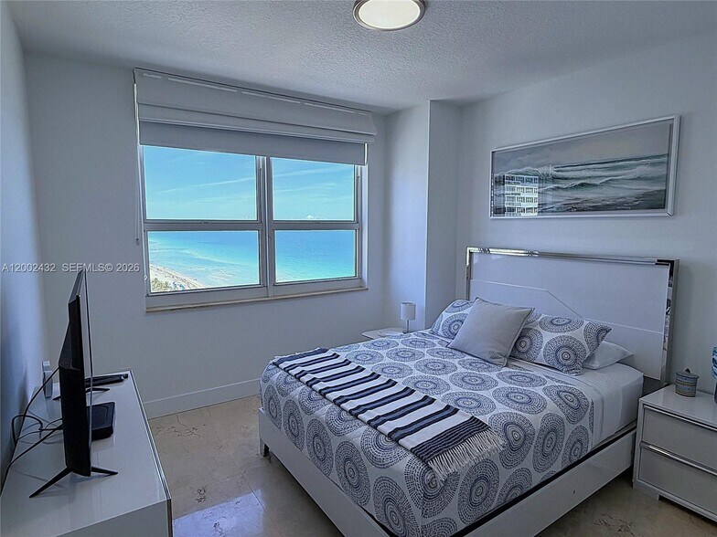 Building Photo - 2080 S Ocean Dr