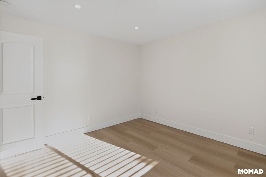 Building Photo - 212 E Florence Ave