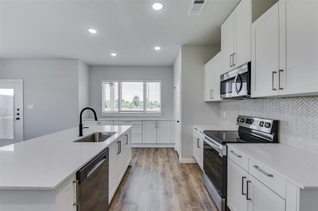 Building Photo - 4046 Clovis St