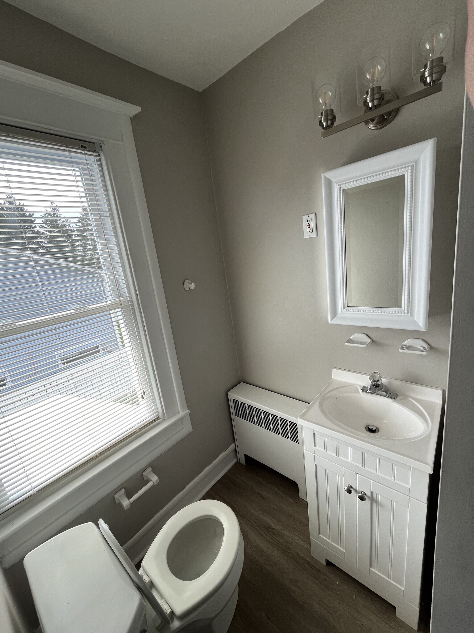 Building Photo - 720 Sigsbee Ave