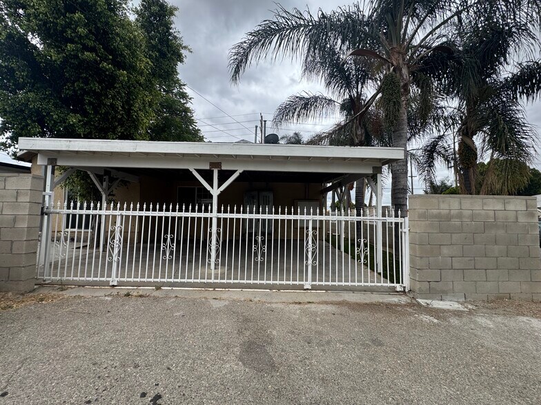 Carport - 14725 Polk St