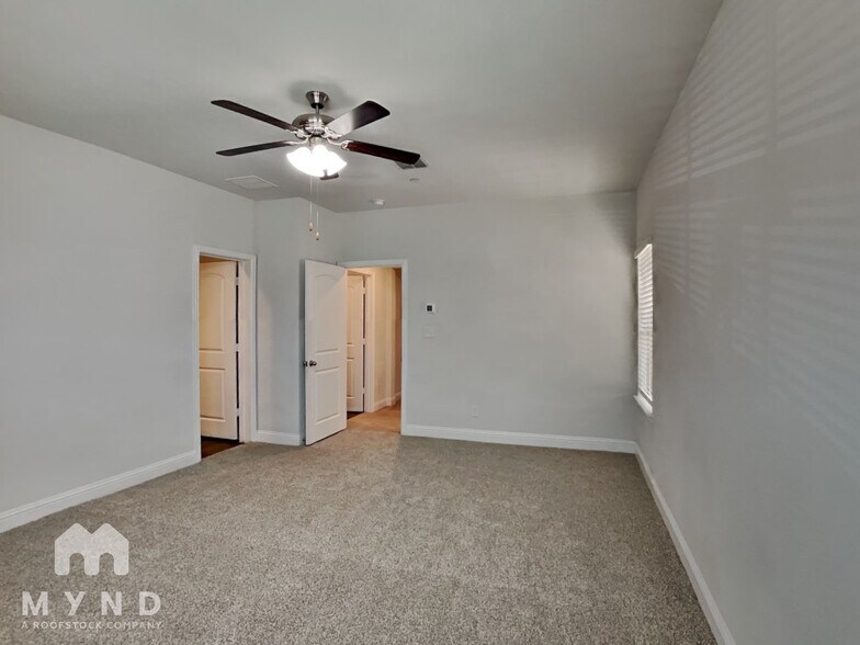 Building Photo - 5568 Kilmer Dr