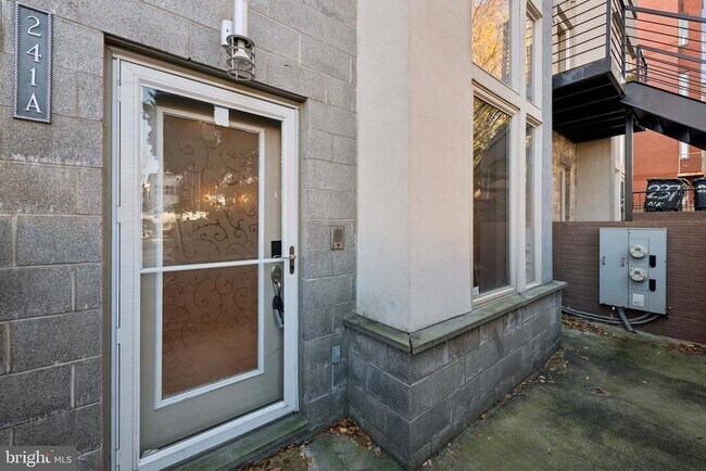 Building Photo - 241 R St NE