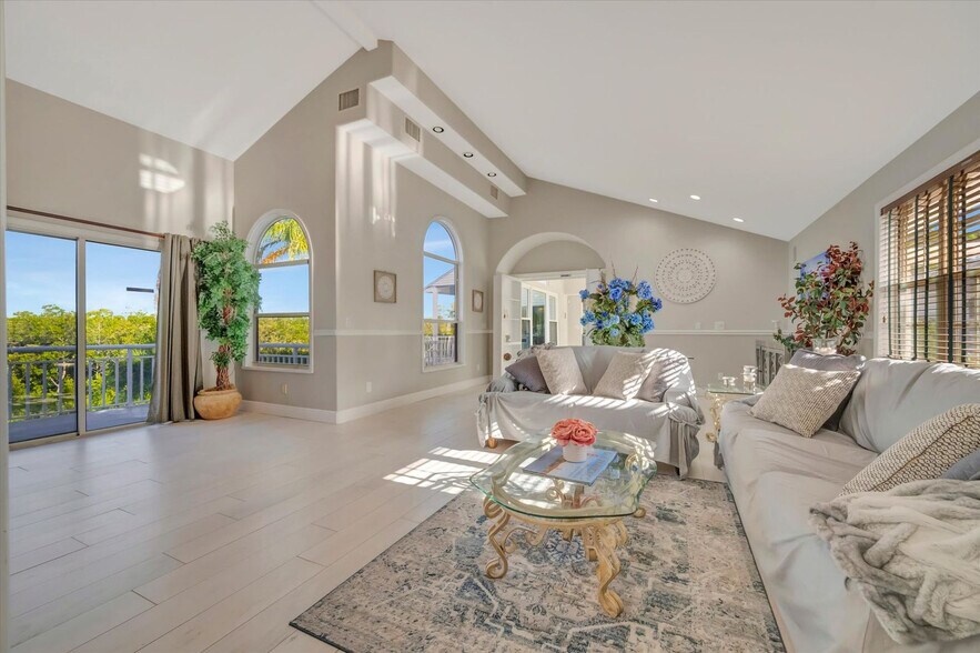 Building Photo - 763 Jacqueline Ln