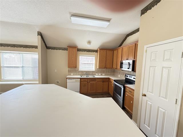 Building Photo - 5829 White Pine Dr