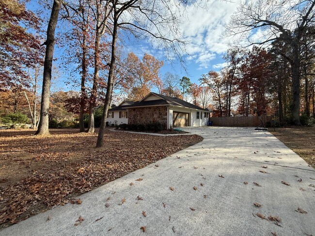 Building Photo - HOME FOR RENT IN ARAB, ALABAMA!