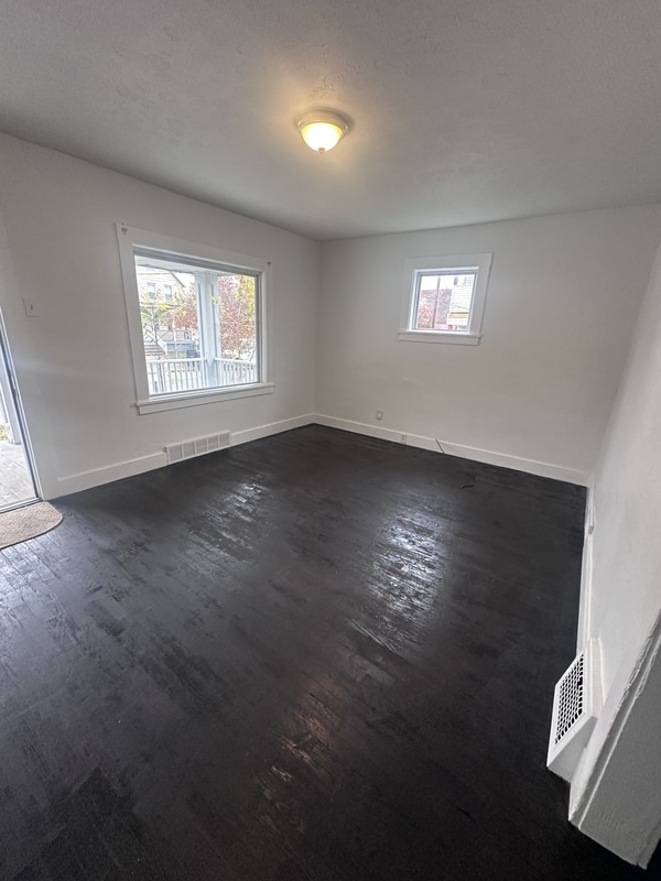 Building Photo - 3229 W 32nd St