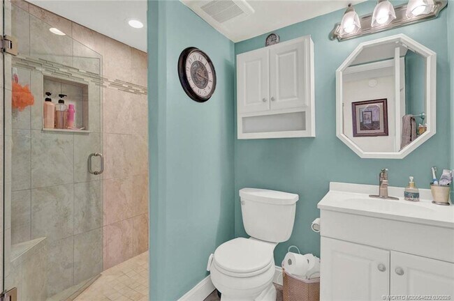 Building Photo - 10410 S Ocean Dr