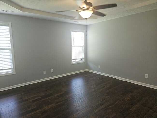 Building Photo - 230 Van Buren Dr