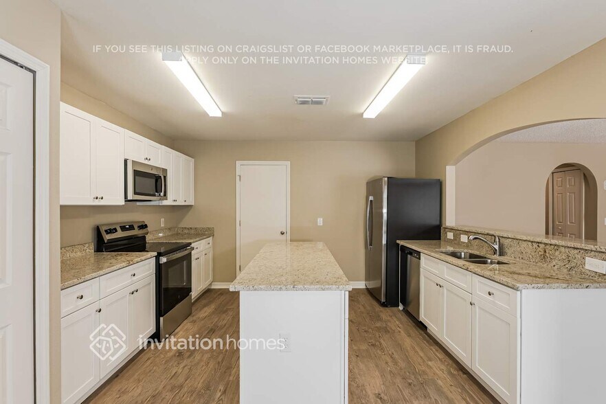 Building Photo - 6210 Calamari Pl