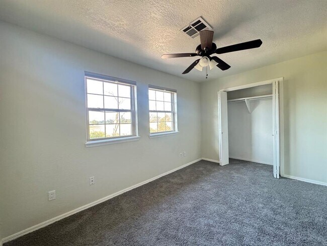 Building Photo - 2357 Heatherfield Ln