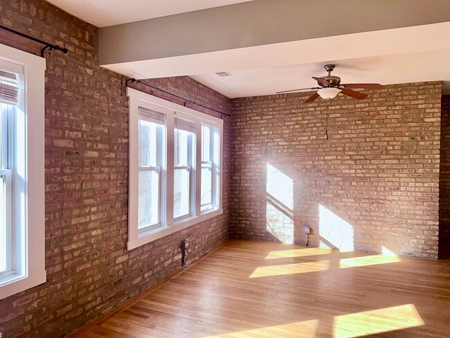 Building Photo - 1334 W Estes Ave