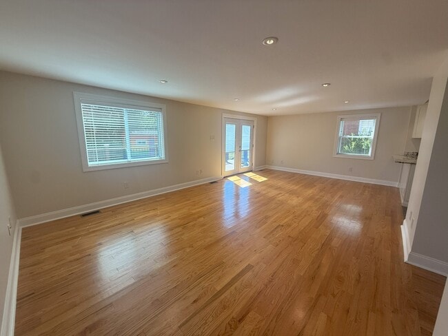 Building Photo - 1430 Simona Dr