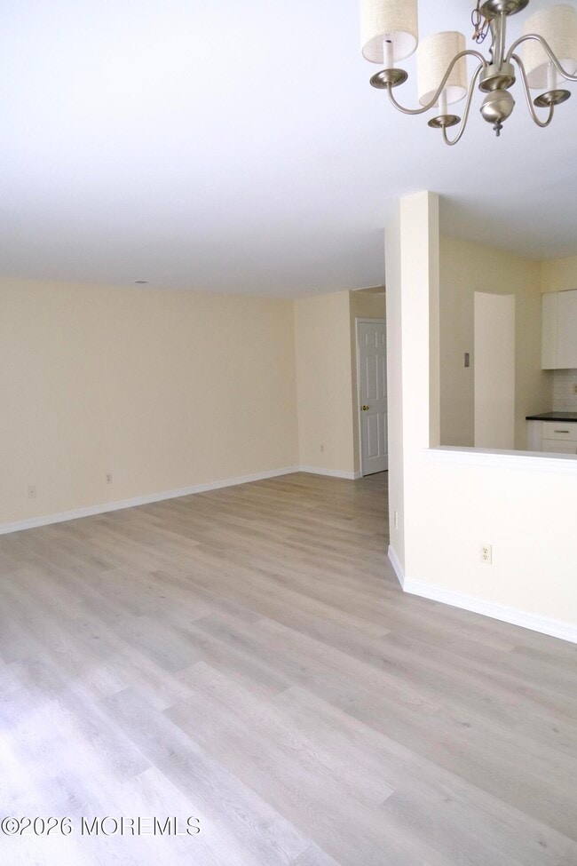 Building Photo - 93 Oak Ln