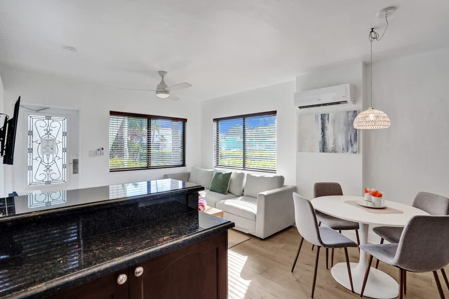 Building Photo - 333 Walnut St