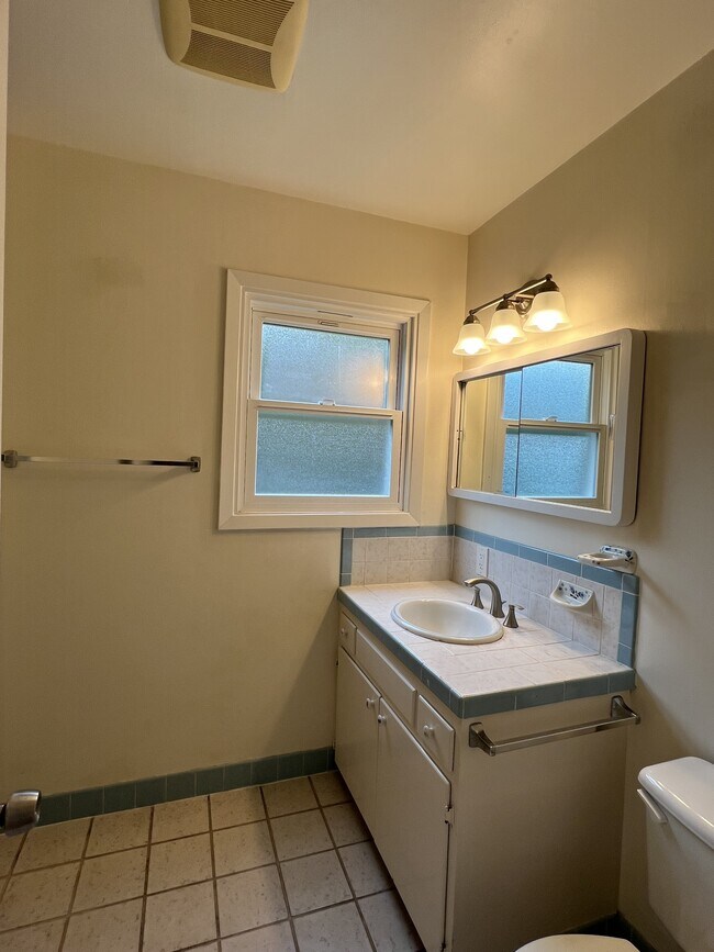 Building Photo - 2934 Lupin Ln