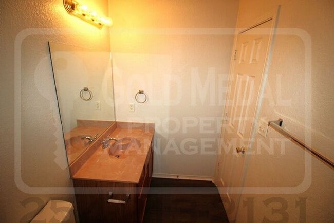 Building Photo - 2807 Leroy Cir