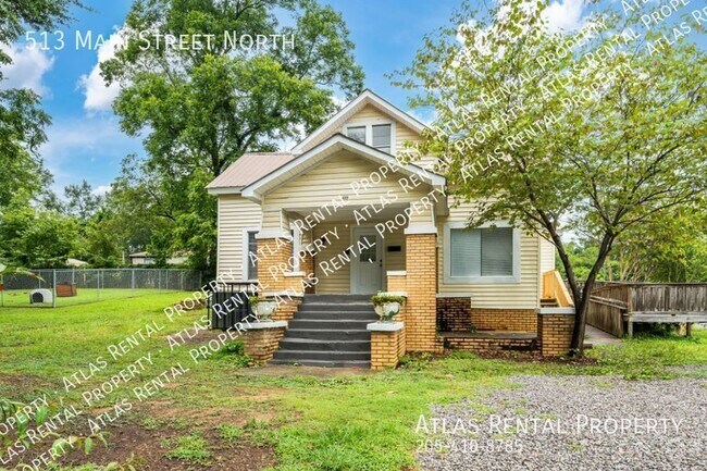 Primary Photo - 513 Main St N