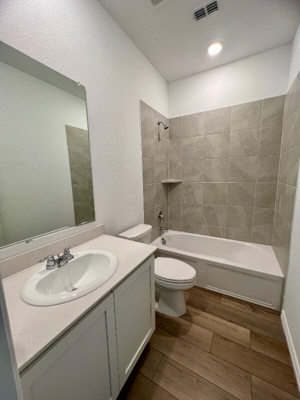 Building Photo - 118 Jenkinson Dr