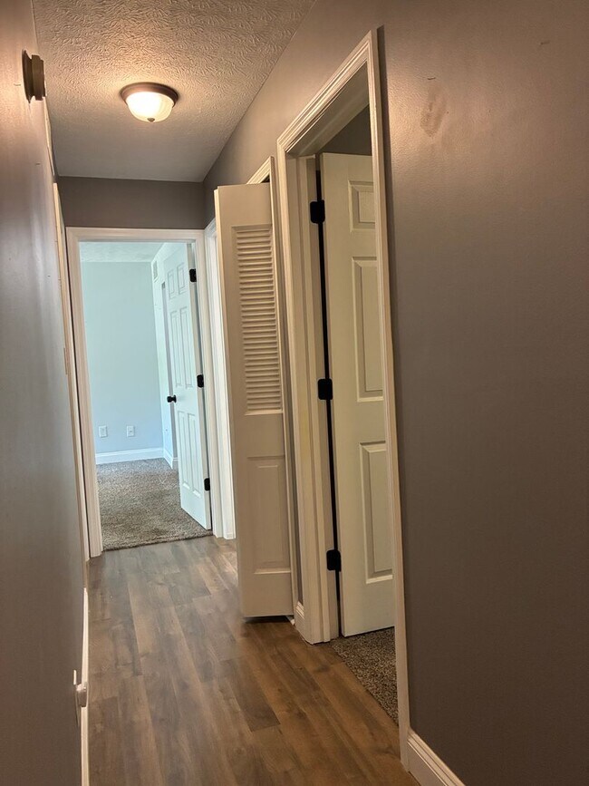 Building Photo - 964 Timberwood Dr