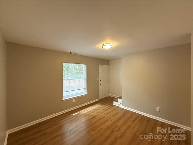 Building Photo - 409 Hawley Ave