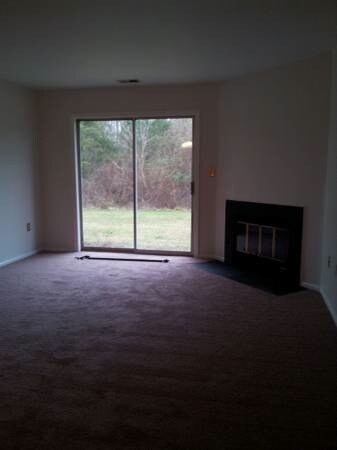 Building Photo - 12 Quince Ct