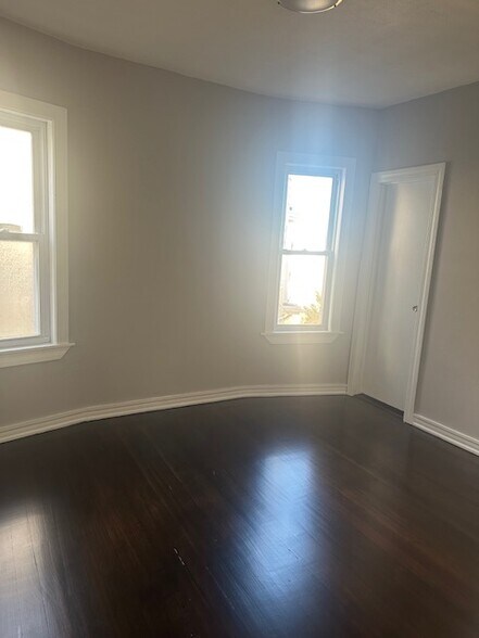 Building Photo - 96 Heath St